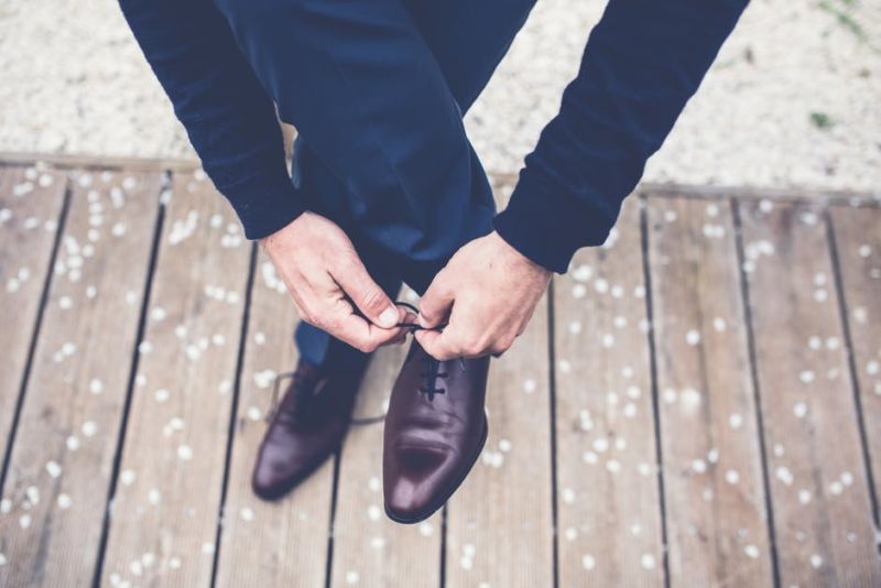 ダサい後ろ姿になってない? 背中で語れない男の原因は骨盤の歪みにあった!?
